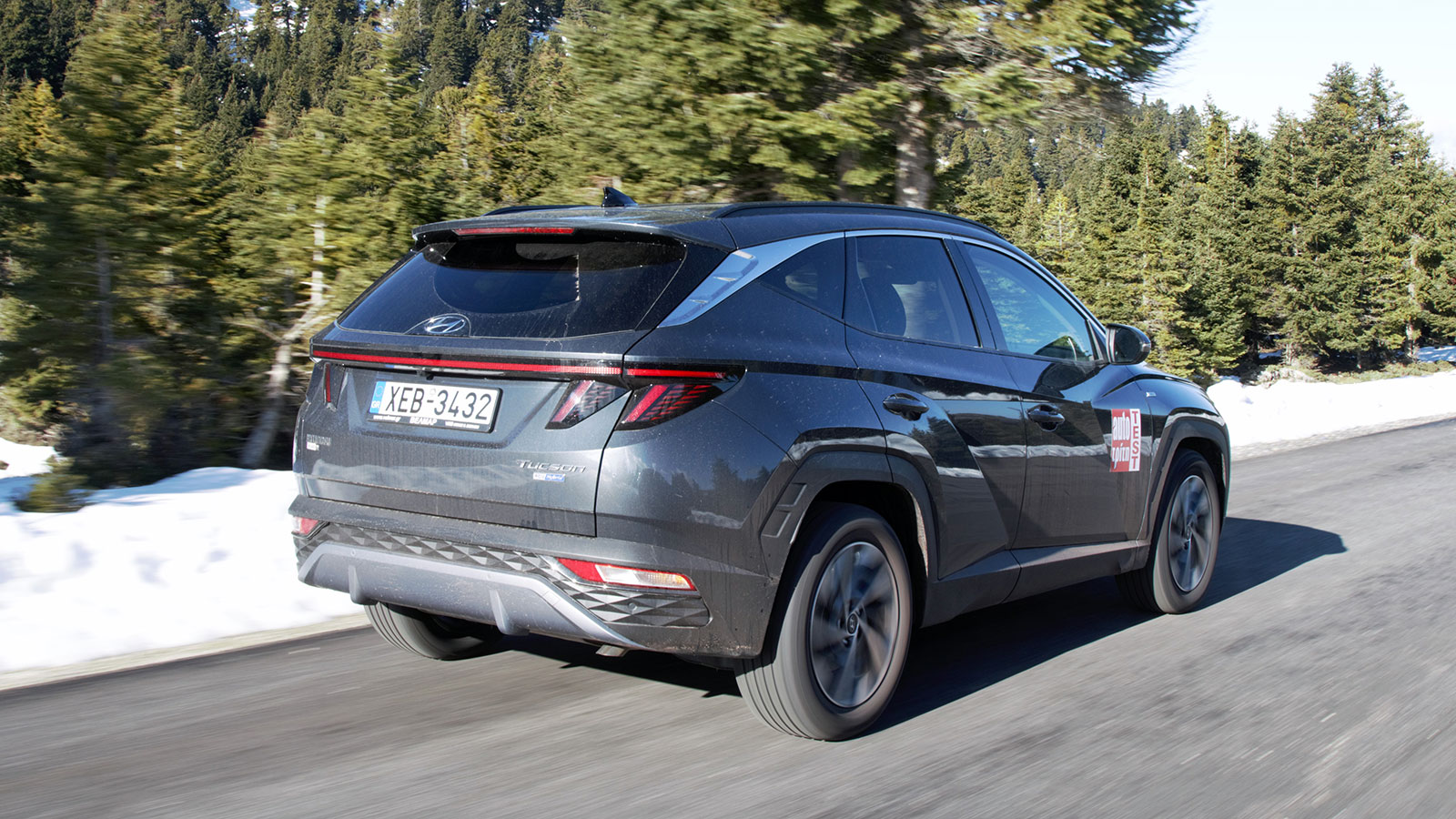 Η μαλακή ρύθμιση της ανάρτησης «φιλτράρει» εξαιρετικά τις όποιες ανωμαλίες και η καμπίνα του αποκόπτεται πλήρως από τους θορύβους κύλισης καθιστώντας 