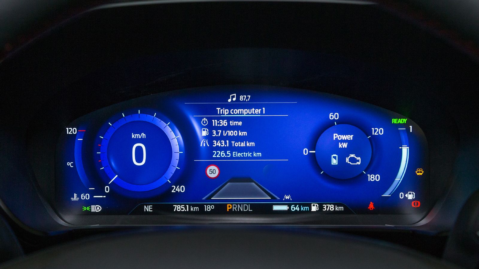 To Ford Kuga PHEV συνδυάζει δυναμικές επιδόσεις με σπουδαία οικονομία καυσίμου. Έχοντας κάνει συνολικά 343 χλμ. εκ των οποίων τα 226 ηλεκτρικά η μέση 