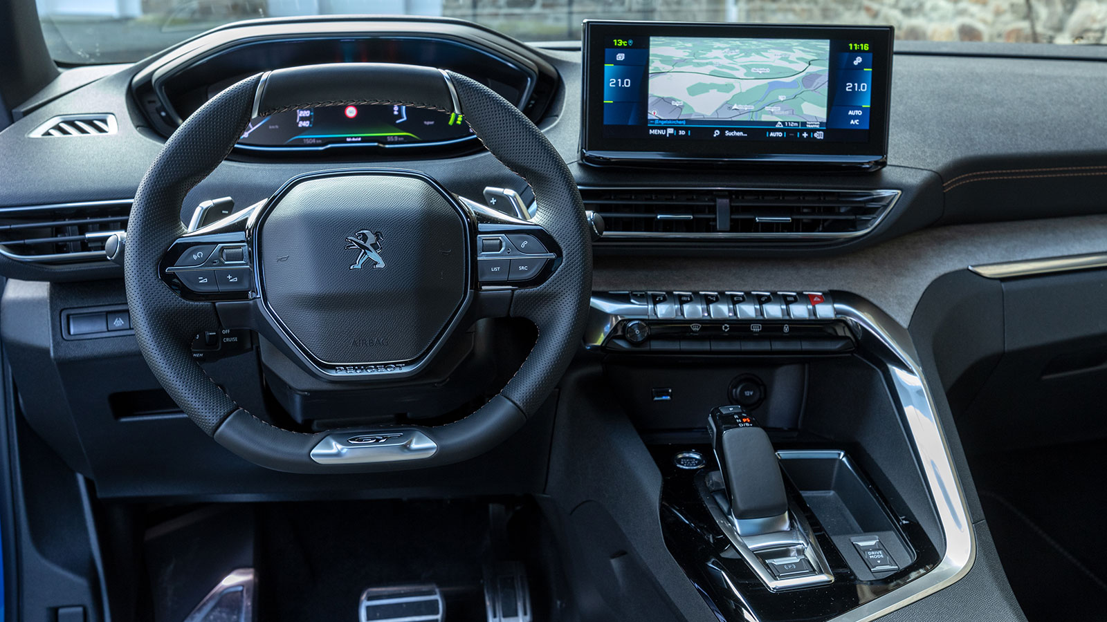 To μοντέρνο σε design και premium εσωτερικό 
του Peugeot 3008 είναι ένα από τα πιο εντυπωσιακά στην κατηγορία. Η ανανέωσή του, το έκανε ακόμα πιο πλή