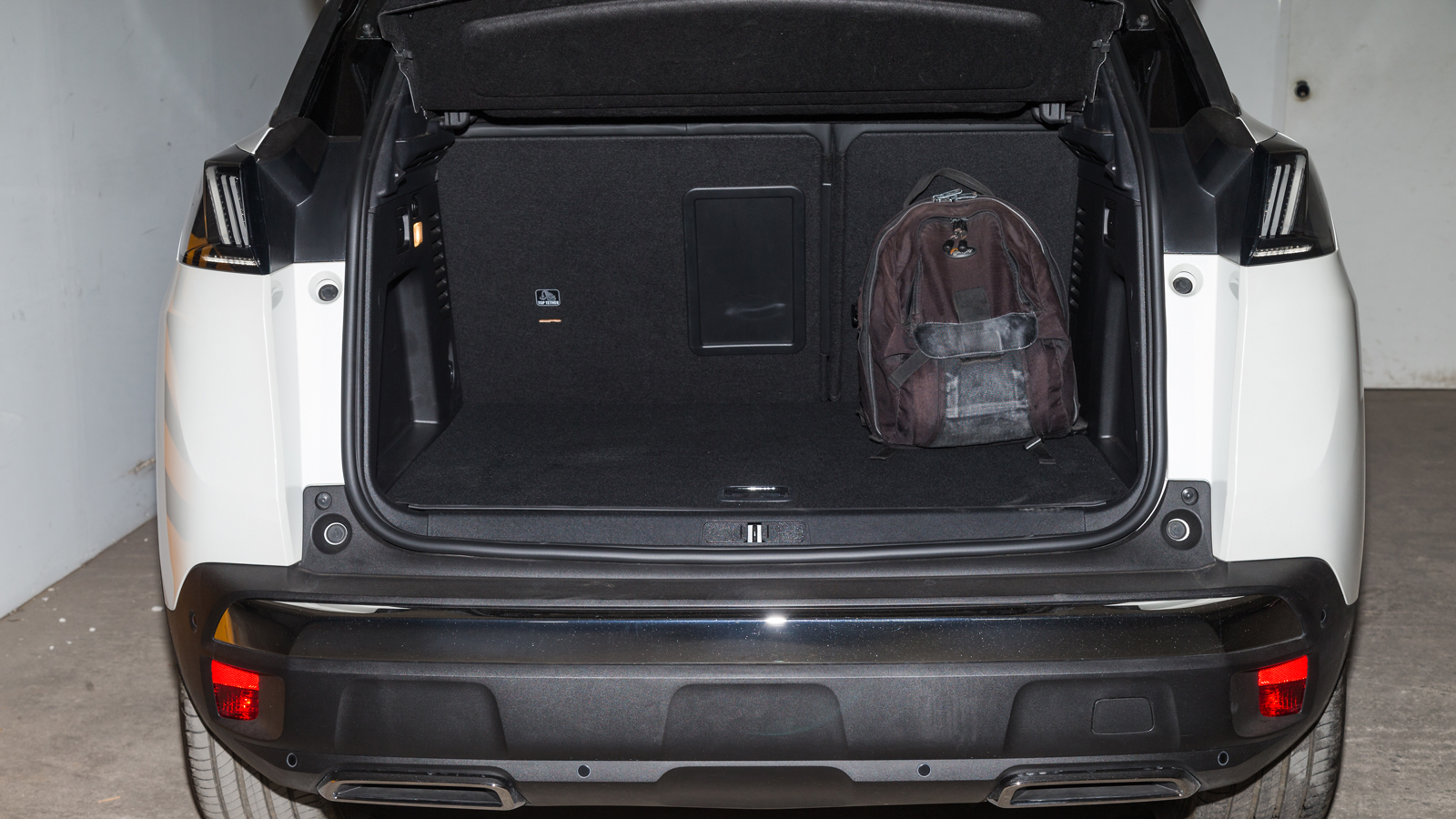 Δοκιμή: Peugeot 3008 Hybrid4 | Το ισχυρότερο 3008 «καίει» 6 λίτρα