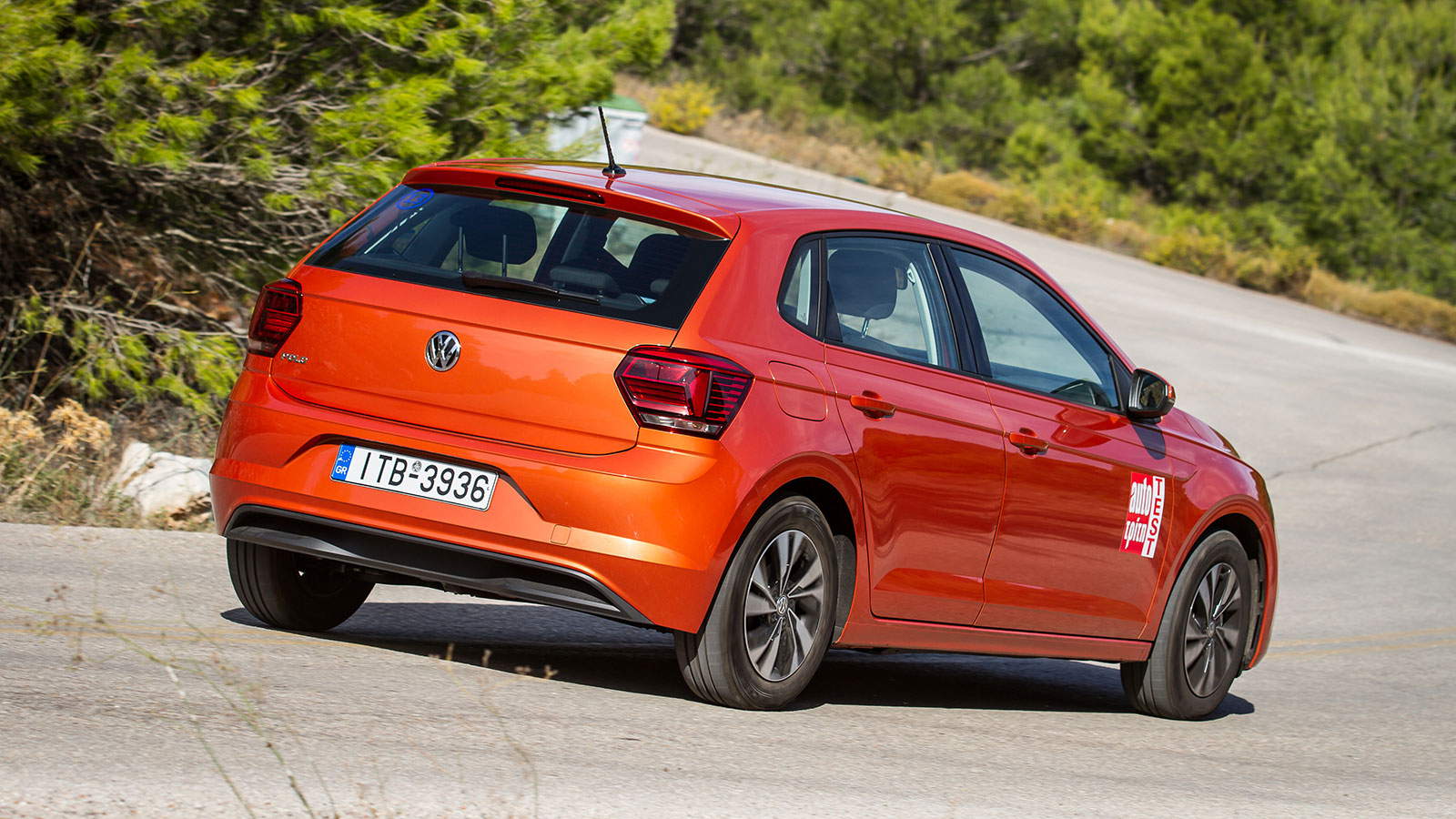 Είτε κινείται στην εθνική, είτε 
στρίβει, το VW Polo έχει «πάτημα» και απορροφητικότητα ανάρτησης, 
που θυμίζουν μεγαλύτερο αυτοκίνητο. Η ποιότητα κ