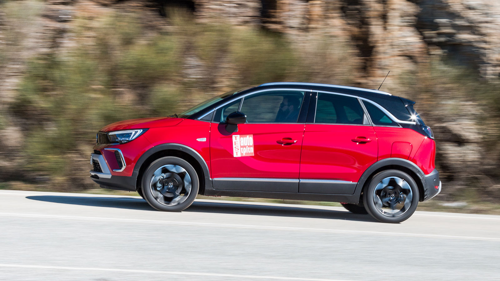 Εύρωστος από χαμηλά ο γαλλικός 1,2 turbo κινητήρας με 130 άλογα και 230 Nm ροπής. Οι επιδόσεις είναι σβέλτες και η κατανάλωση συγκρατημένη κάτω από τα