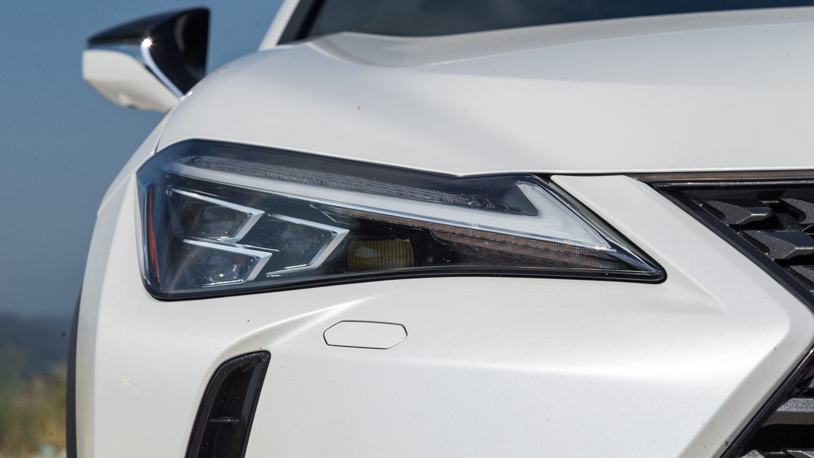 Παράλληλη Δοκιμή: Ηλεκτρικό Lexus UX300e & υβριδικό UX250h 
