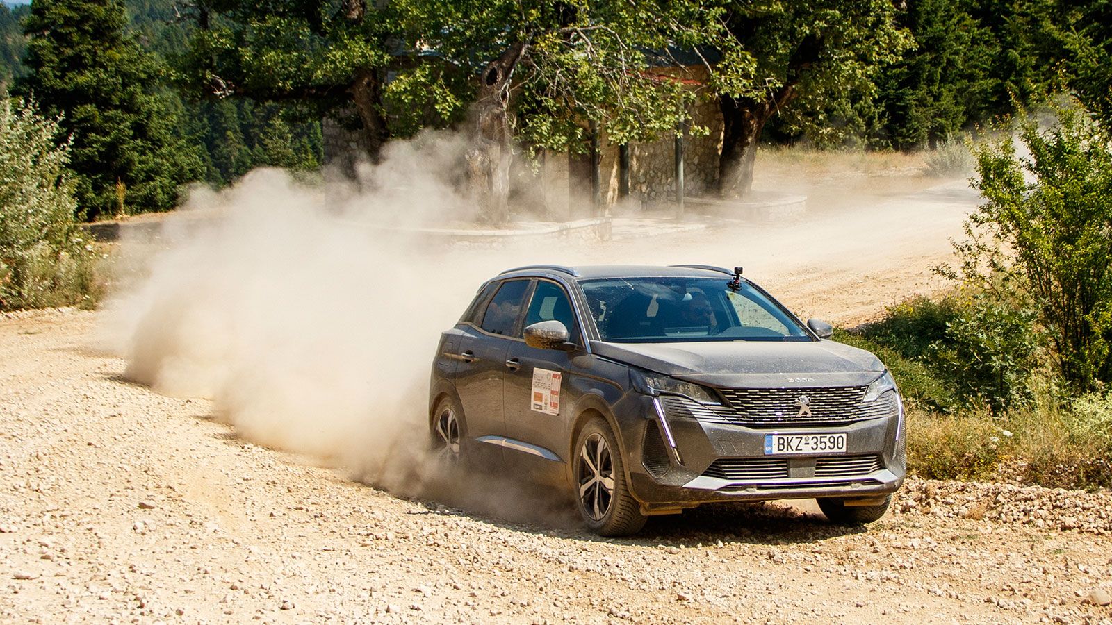 Χρήσιμο το σύστημα Grip Control της Peugeot, το οποίο χρησιμοποιήσαμε κυρίως σε σημεία με «πούδρα».