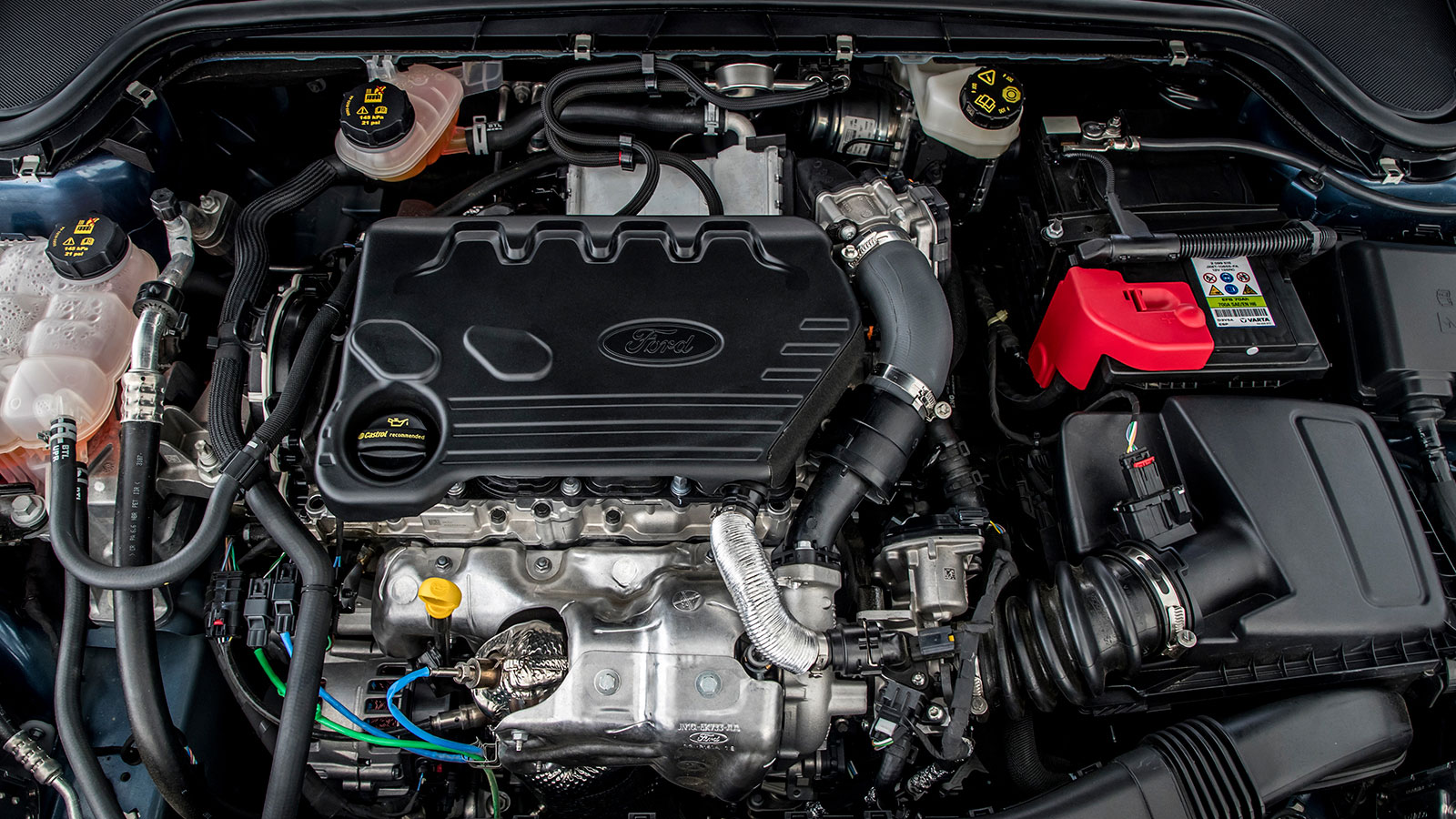 To Focus λαμβάνει την ήπια υβριδική τεχνολογία της Ford με τη νέα έκδοση των 155 ίππων να είναι η ισχυρότερη της γκάμας και παράλληλα αρκετά οικονομικ