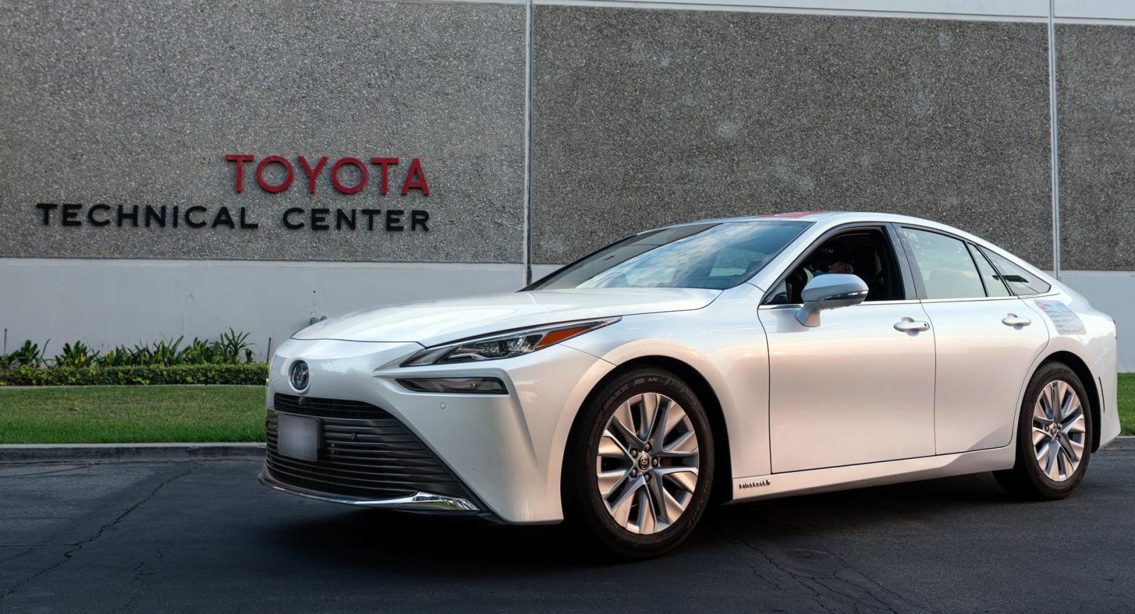 Στο Toyota Mirai το ρεκόρ Γκίνες απόστασης 