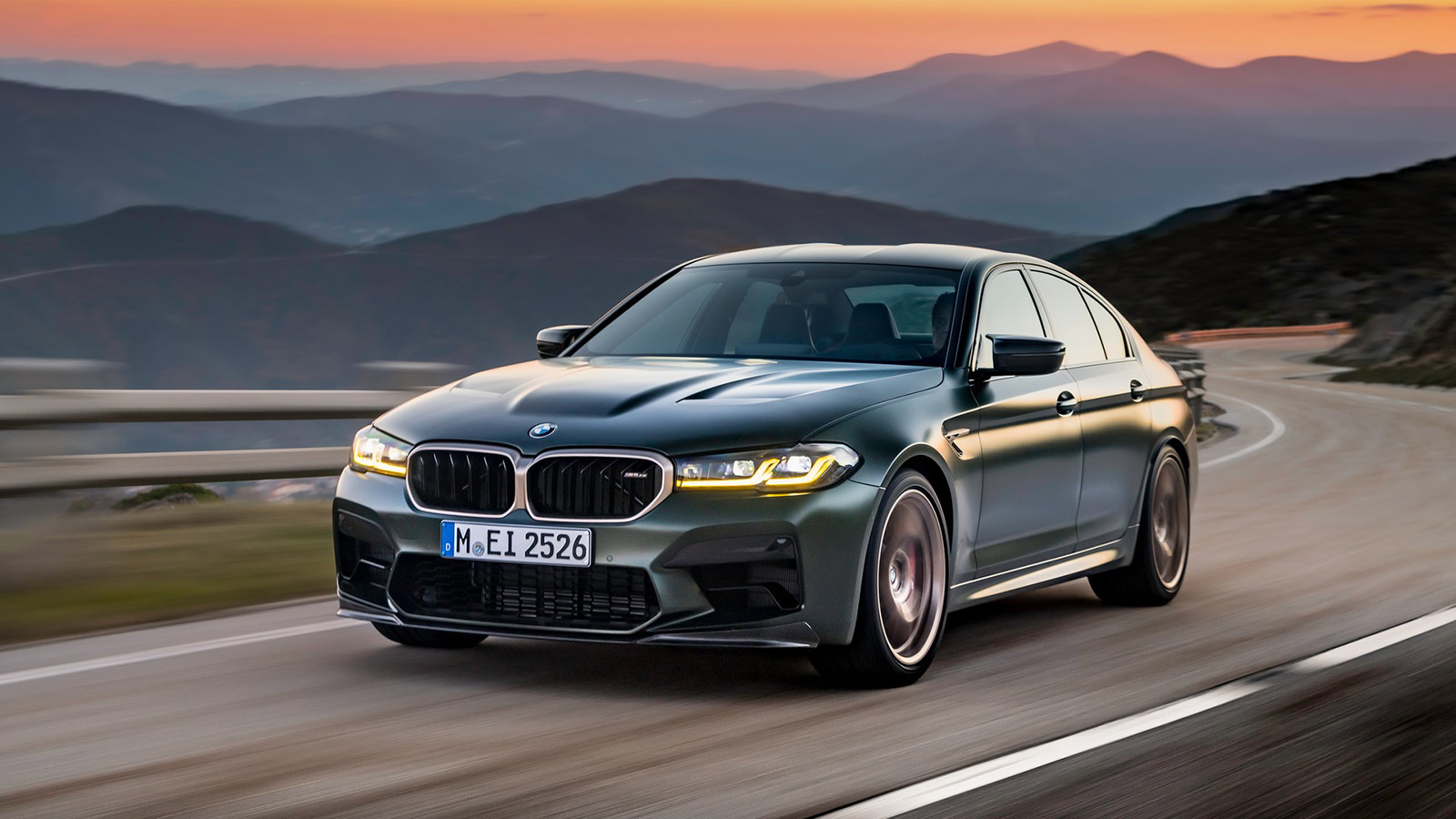Η τιμή της BMW M5 CS ξεκινάει στη Γερμανία από τις 180.400 ευρώ.
