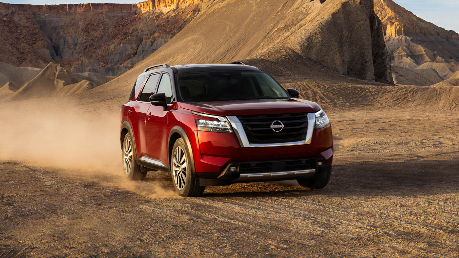 Κάτω από το καπό του Pathfinder βρίσκεται ο ένας V6 3,5 λίτρων κινητήρας.