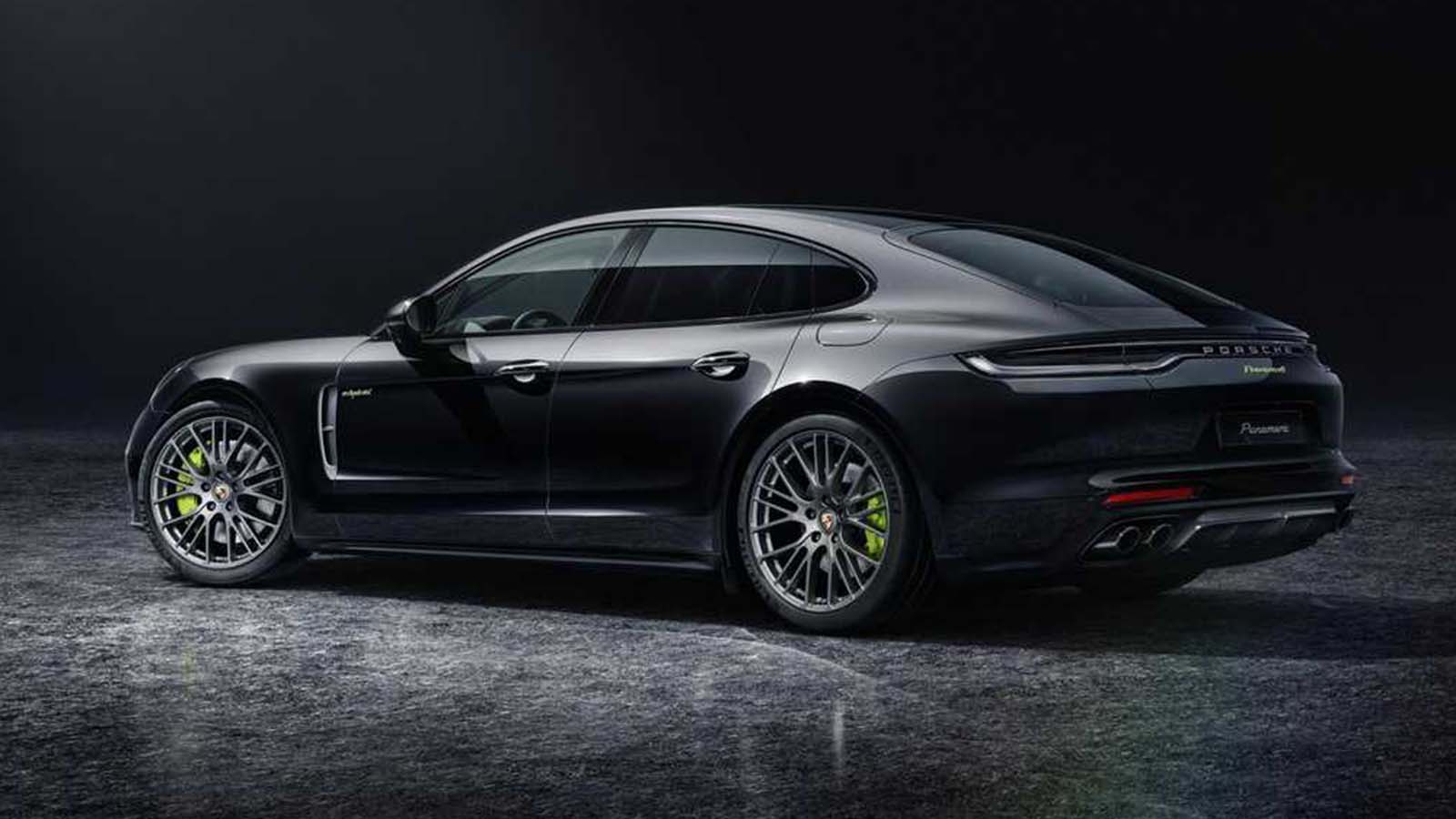 Η Porsche Panamera έγινε «πλατινένια»
