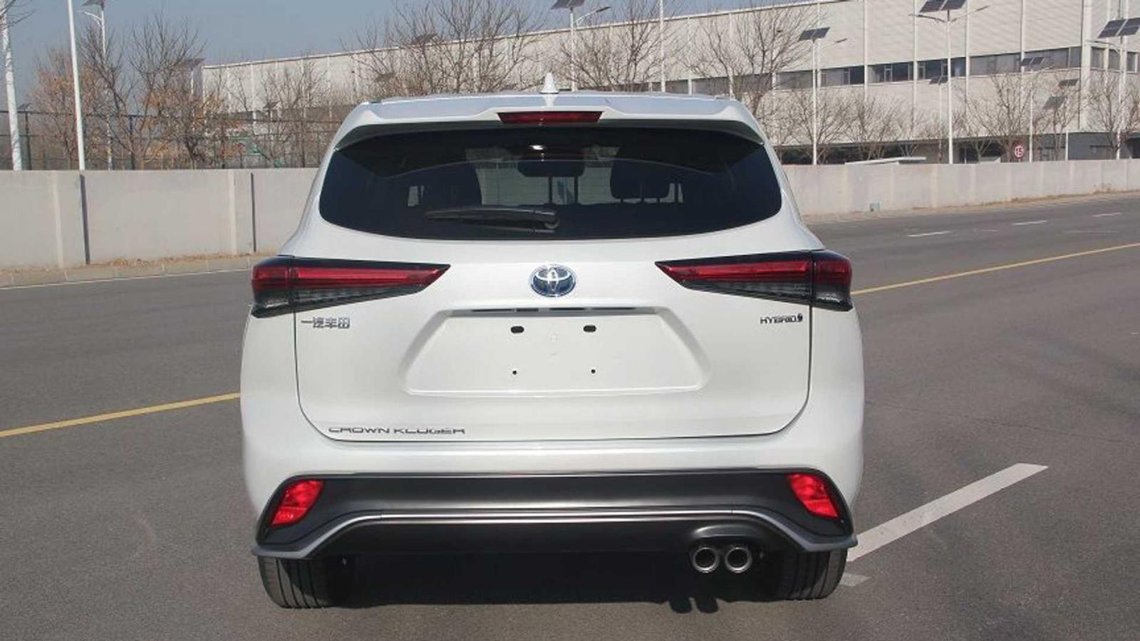 Γίνεται SUV το Toyota Crown