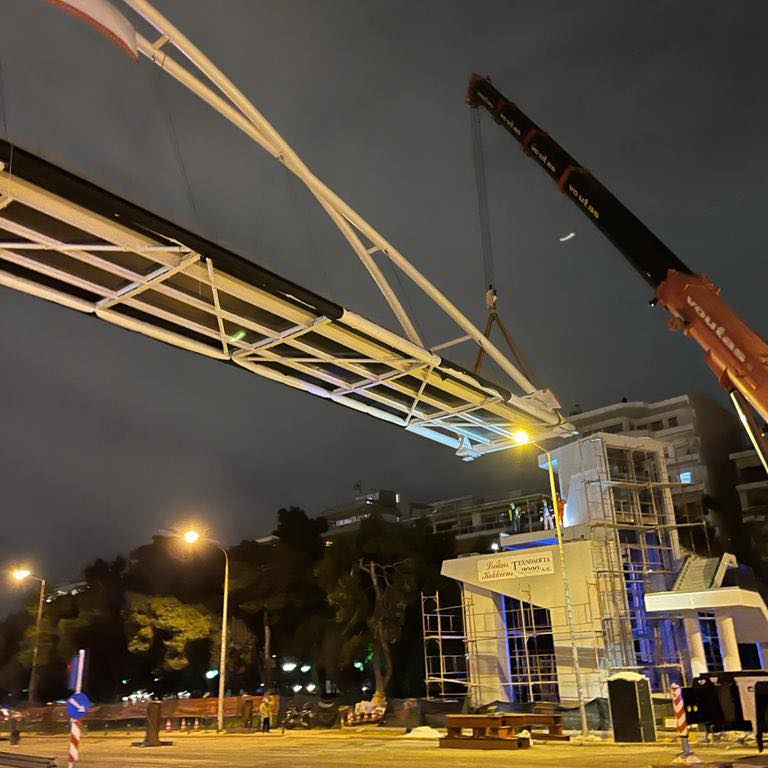 Τοποθετήθηκε νέα πεζογέφυρα στη Λεωφόρο Ποσειδώνος