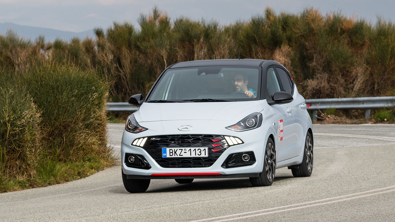 Ο turbo 1.000άρης κινητήρας των 100 ίππων εξασφαλίζει σπορ οδική συμπεριφορά σε N-Line i10.
