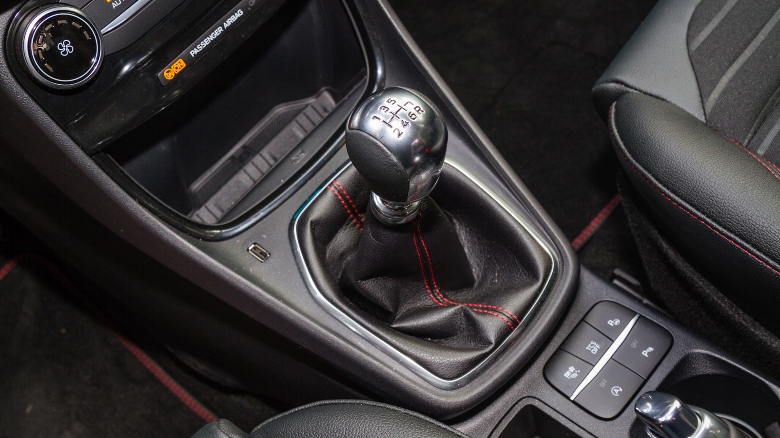 Το μικρό SUV που «πατάει» premium και GTi