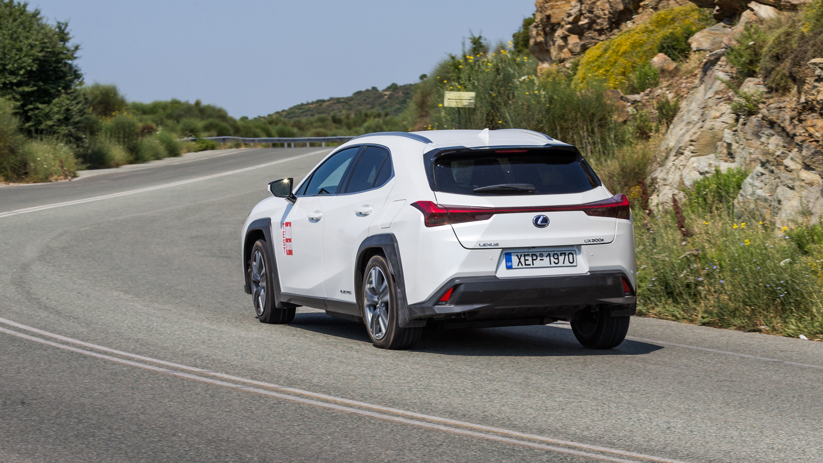 Το ηλεκτρικό UX 300e διαθέτει ικανοποιητική πραγματική αυτονομία και πολύ καλά επίπεδα άνεσης και ποιότητας κύλισης, όπως αρμόζει σε ένα premium μοντέ