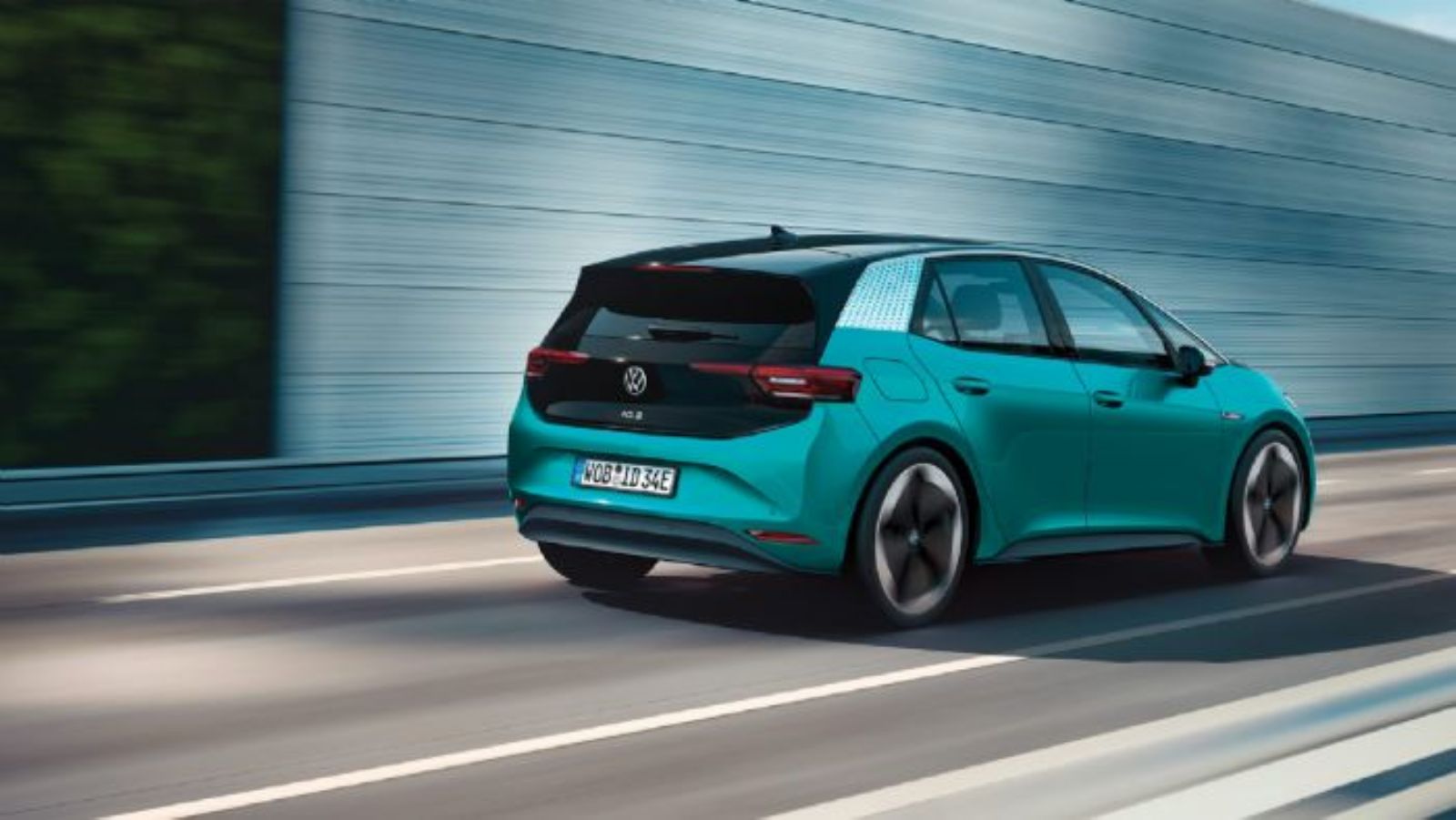 Η νέα πλατφόρμα «απελευθέρωσε» τόσο τους σχεδιαστές, όσο και τους μηχανικούς της VW. Το ID.3 υπόσχεται δικαίως να αλλάξει τον χάρτη της ηλεκτροκίνησης