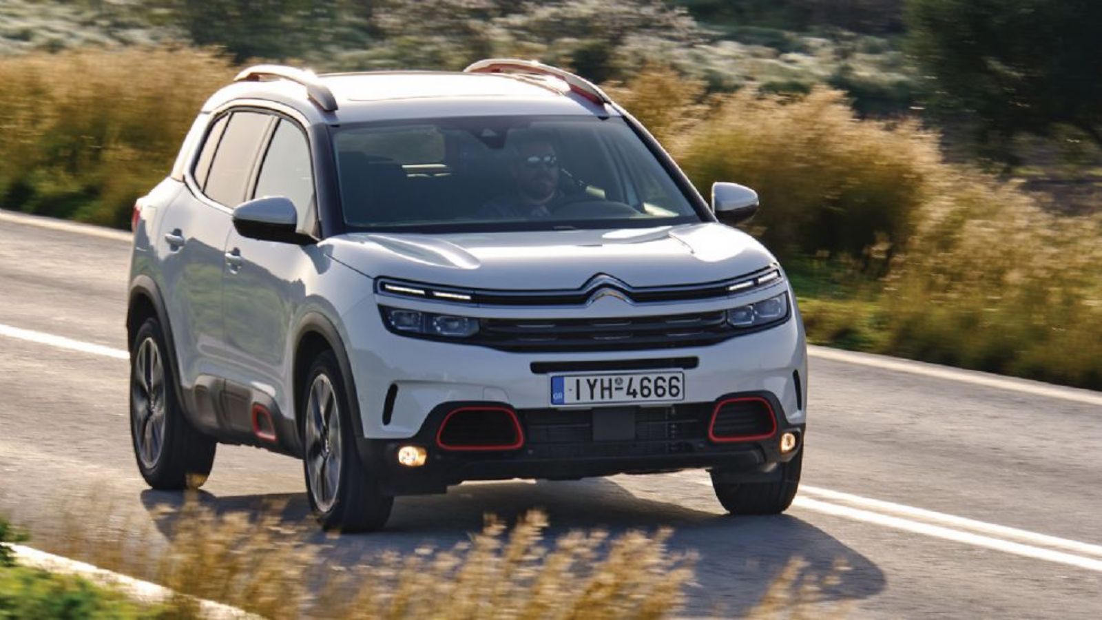 Έφτασε η στιγμή, που η Citroen θα κολυμπήσει στη θάλασσα των μικρομεσαίων SUV με το ολοκαίνουργιο C5 Aircross.