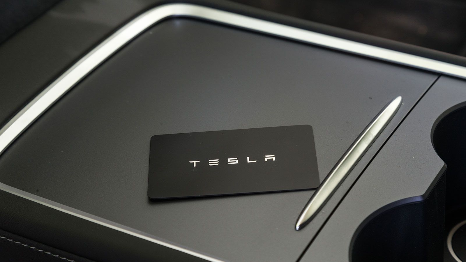 Οδηγούμε στην Ελλάδα το Tesla Model Y | Το Model 3 σε SUV