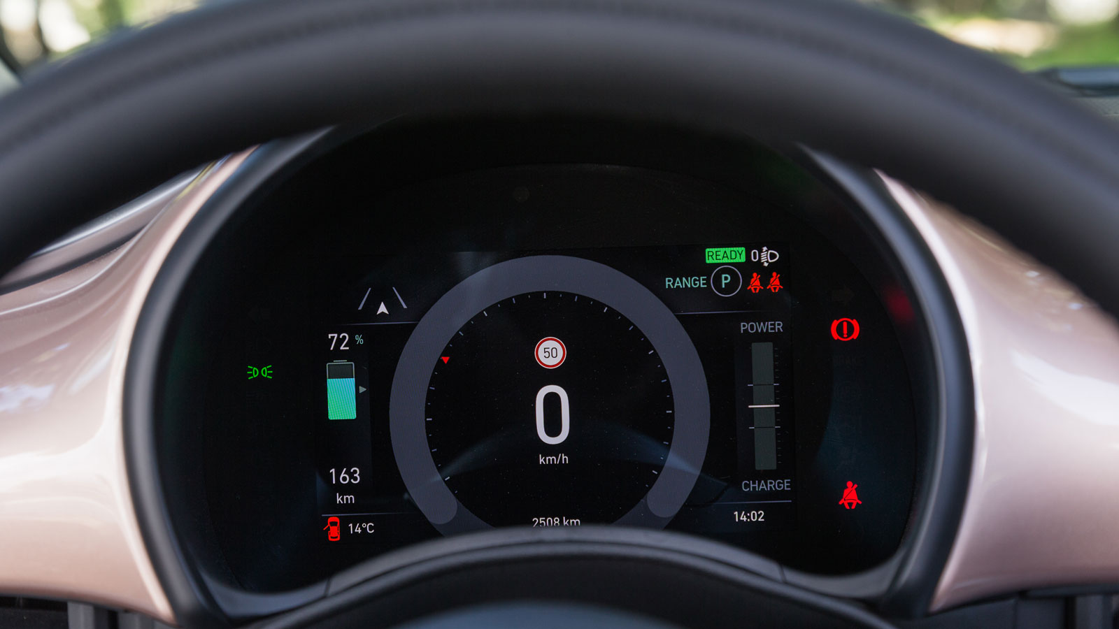 Οι οθόνες και το νέο multimedia  UCONNECT5 ορίζουν το hi-tech προφίλ του.