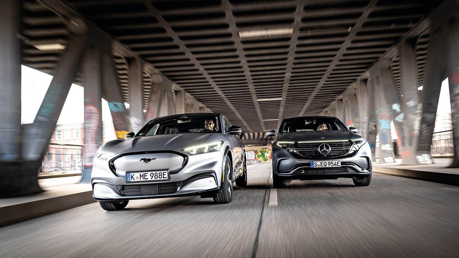 Επιταχύνσεις επιπέδου σπορ αυτοκινήτων, αλλά η τελική 
ταχύτητα φτάνει μόνο τα 180 km/h. Όταν πρόκειται για ηλεκτρικά αυτοκίνητα πρέπει όλοι να αρχίσ