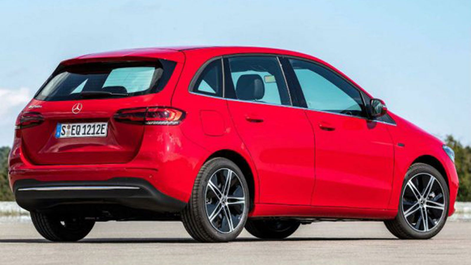 H Μercedes B 250 e συνδυάζει τα πολυχρηστικά χαρακτηριστικά και 
plug-in υβριδική τεχνολογία.
