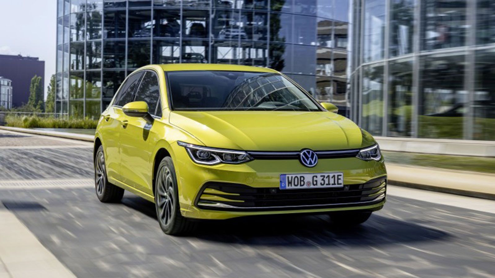 To plug-in υβριδικό VW Golf είναι διαθέσιμο στη χώρα μας σε έκδοση e-Hybrid με 204 άλογα και με 245 άλογα ως Golf GTE.
