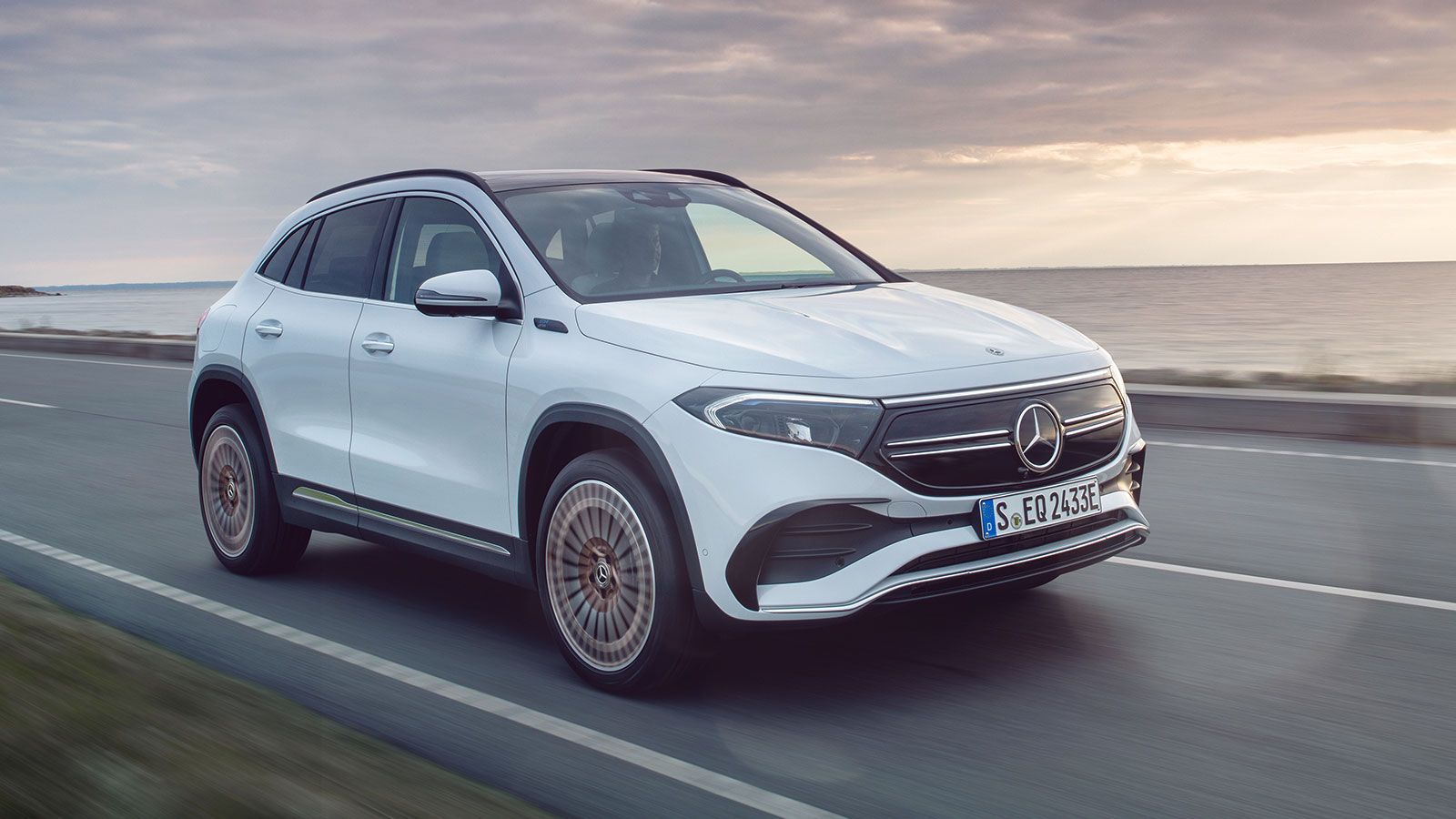 Η EQA είναι το πρώτο ηλεκτρικό C premium SUV με αυτονομία πάνω από 400 χιλιόμετρα.
