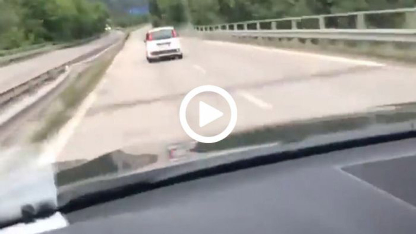 Fiat Panda κάνει «πλάκα» σε BMW X6