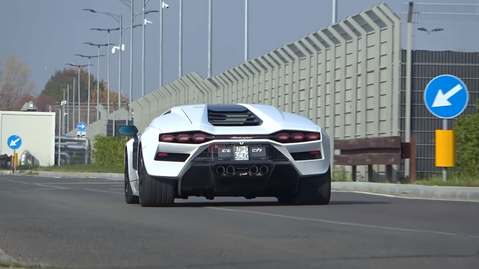 Βγήκε στους δρόμους η νέα Countach (+video)