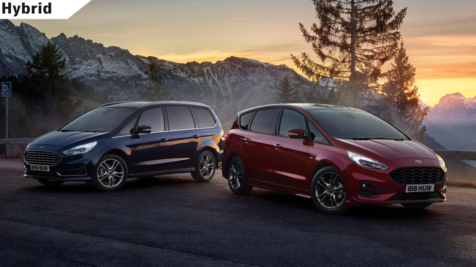 Tο υβριδικό σύστημα που εξοπλίζει και τα δύο μοντέλα  περιλαμβάνει τετρακύλινδρο βενζινοκινητήρα 2,5 λίτρων, ένα ηλεκτρικό μοτέρ και μία μπαταρία 1,1k