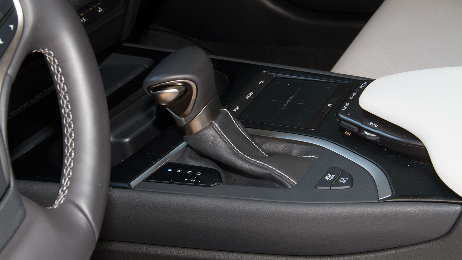 Mercedes GLA Vs Lexus UX