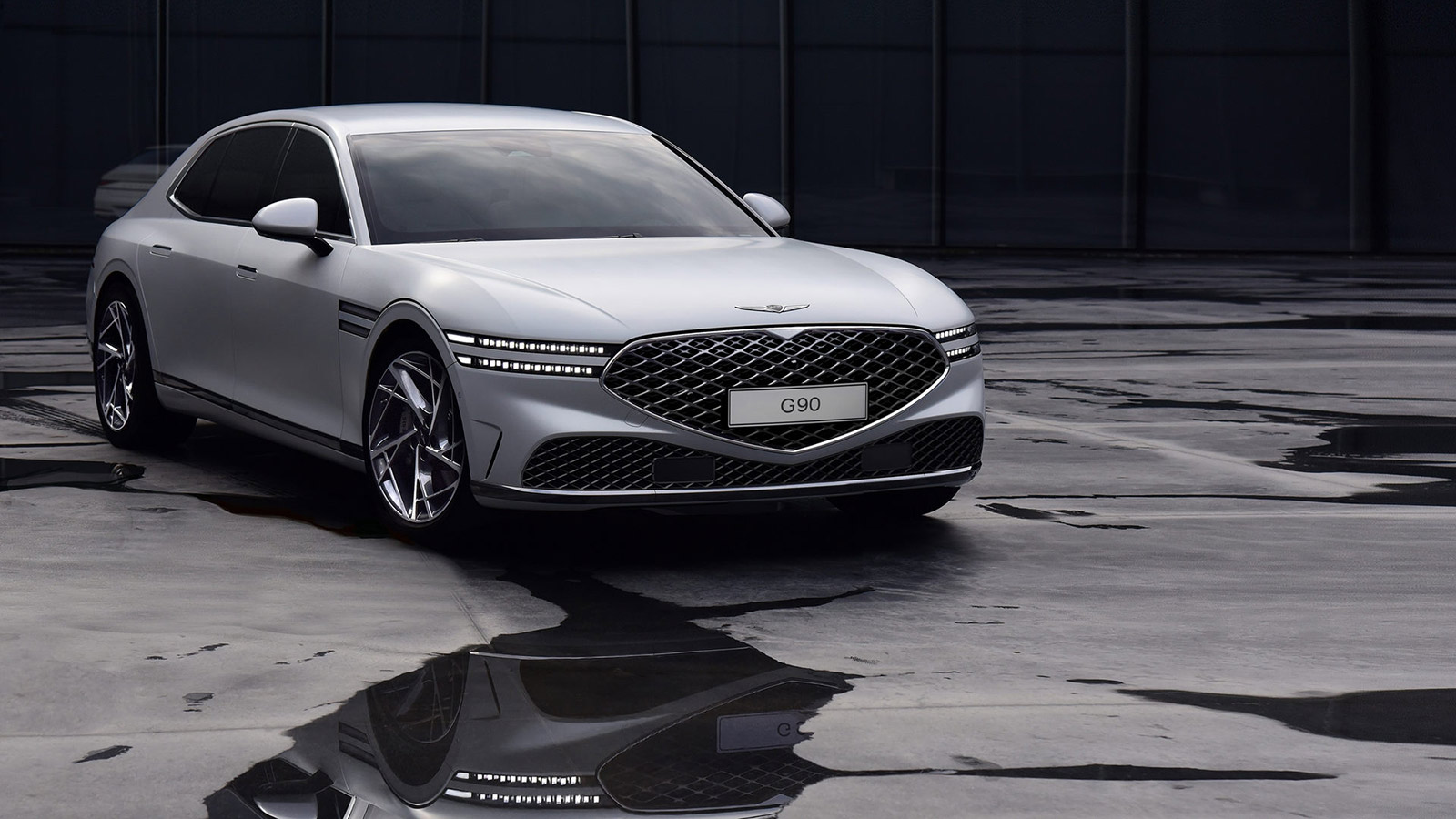 Νέο Genesis G90 και με μακρύ μεταξόνιο 