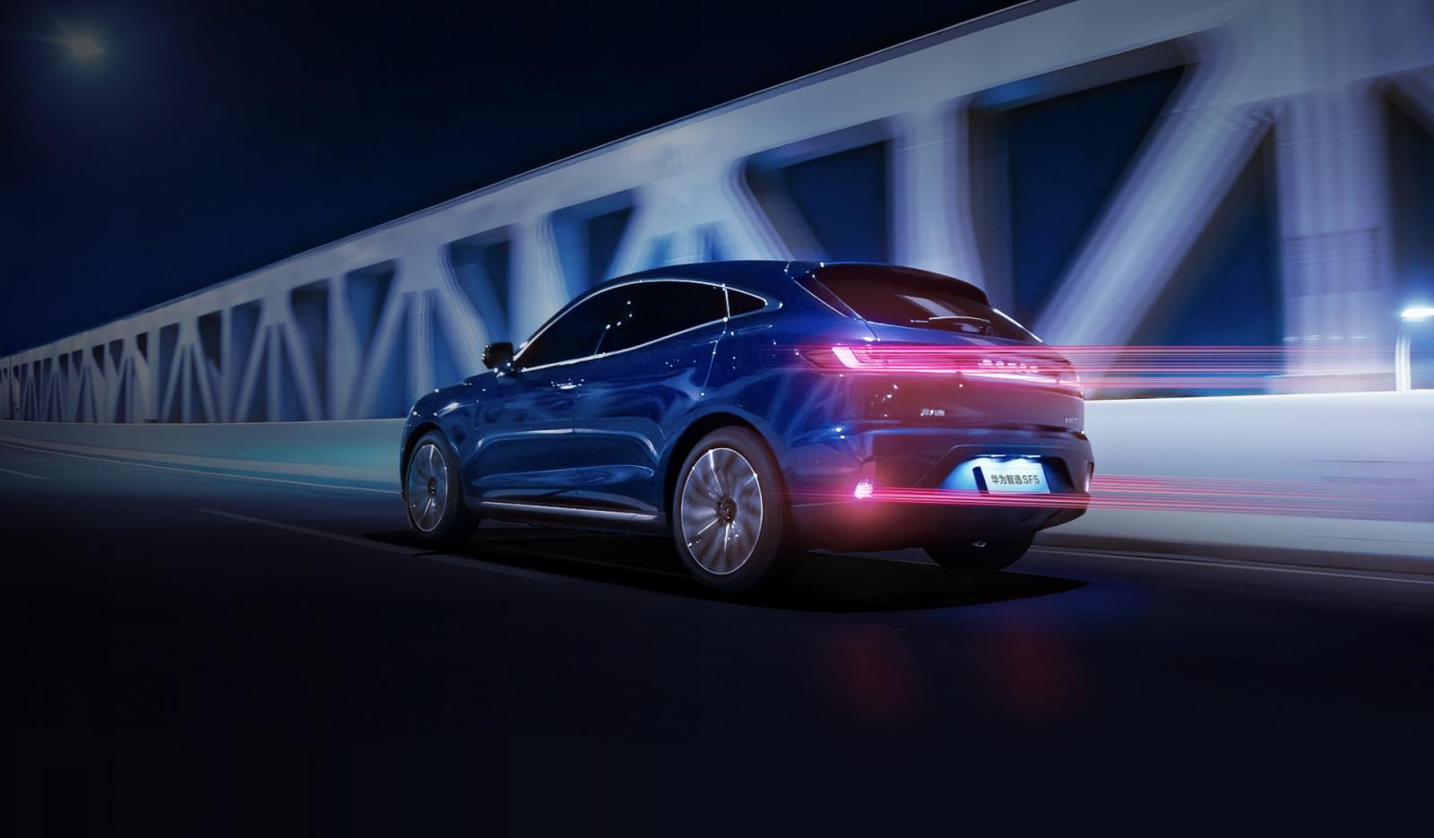 Η Huawei παρουσίασε το πρώτο της αυτοκίνητο!