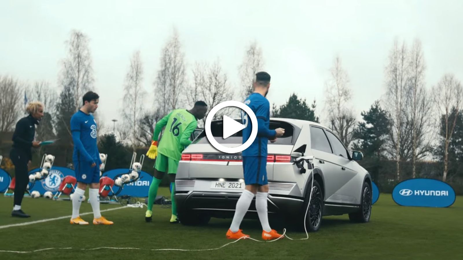 Το νέο Hyundai Ioniq 5 «γλέντησε» παίκτες της Chelsea