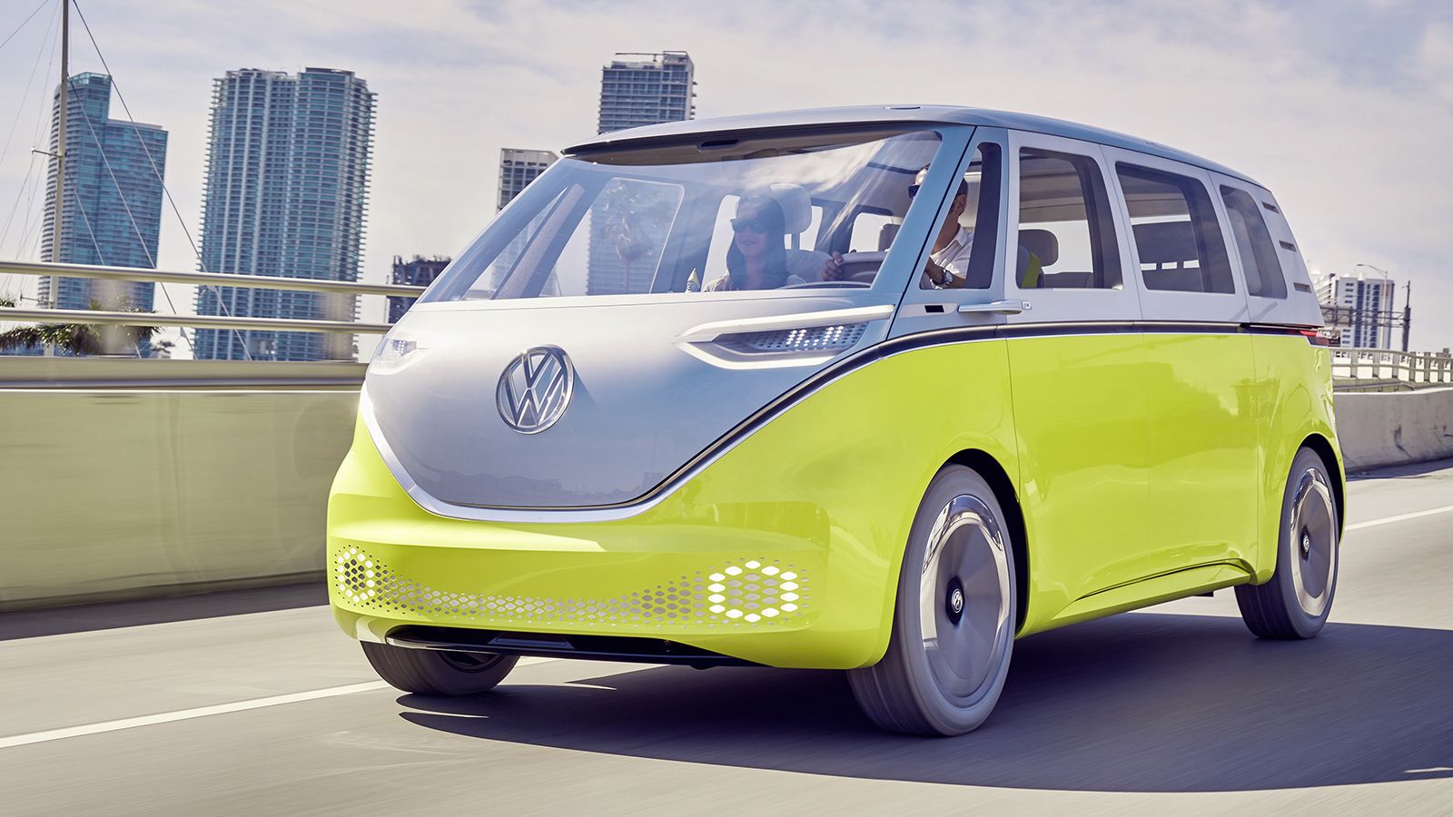 Σε 3 εκδόσεις το VW ID. Buzz