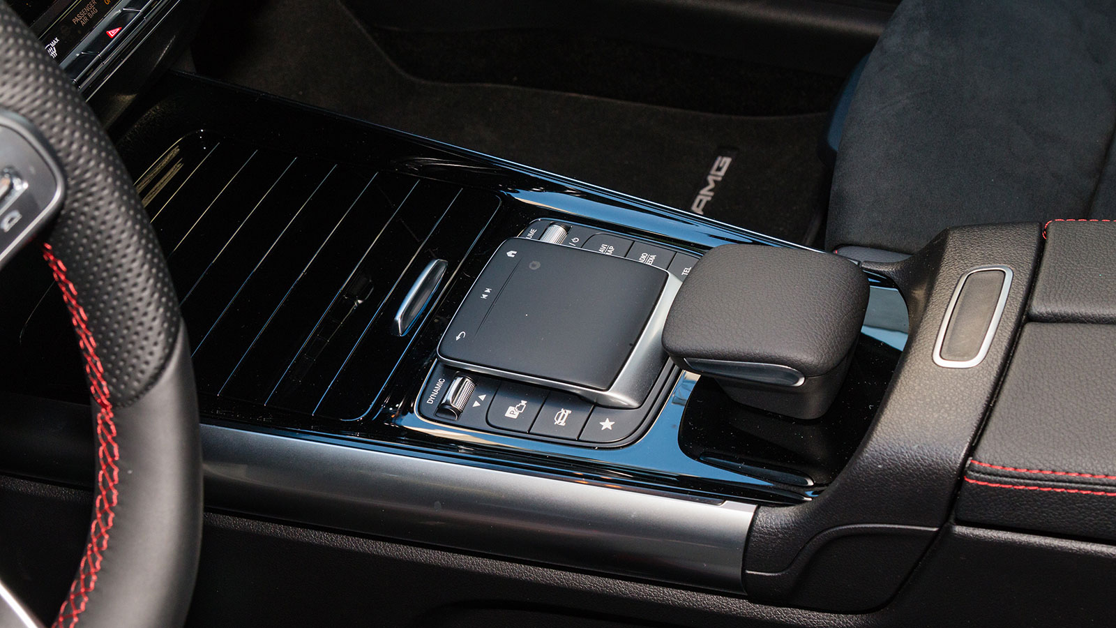 EQA Vs GLA 250e: Ηλεκτρική ή Plug-in Mercedes στα ίδια λεφτά;