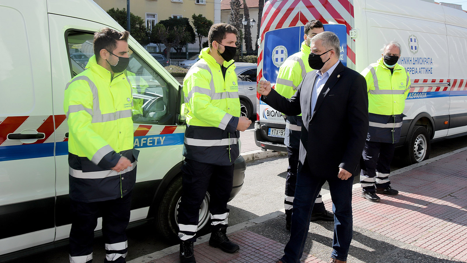 Φωτοβολταϊκά φανάρια στη Βάρης – Κορωπίου