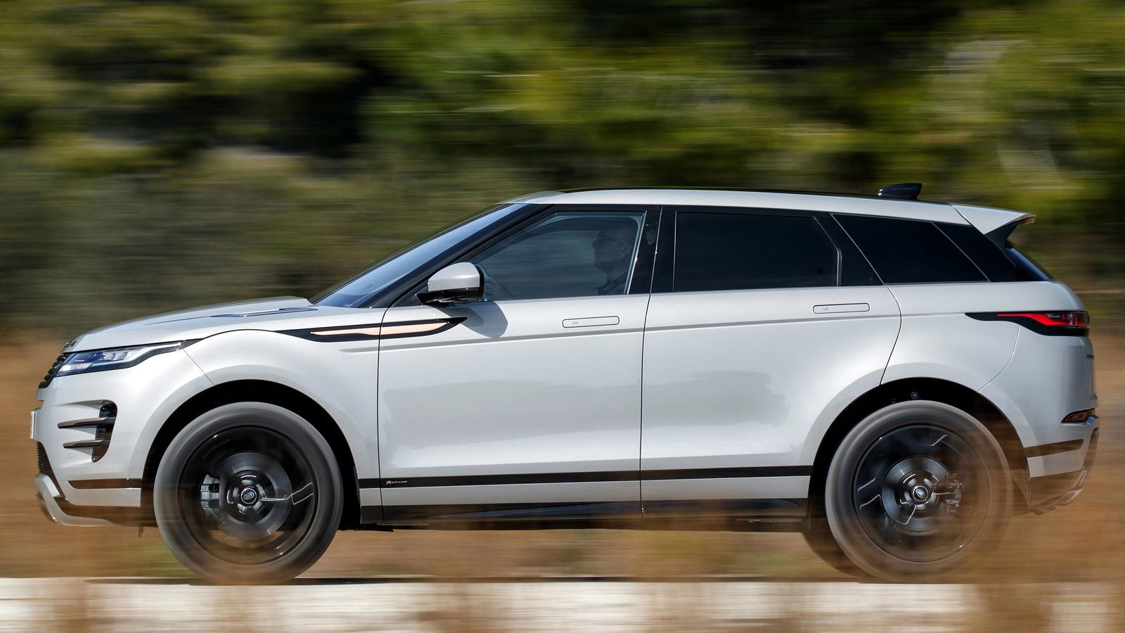 Peugeot 3008 Vs Range Rover Evoque