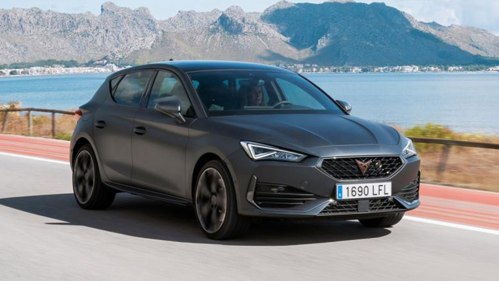 Διαθέσιμο με 2λιτρο μοτέρ 245 ίππων το CUPRA Leon