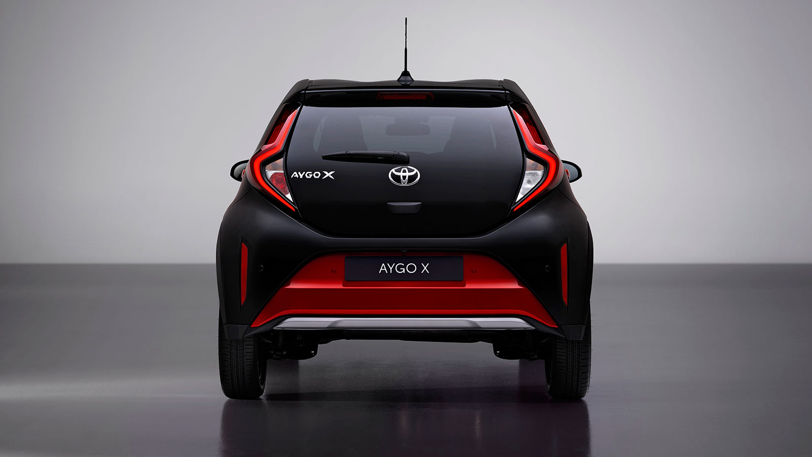 Νέο Toyota Aygo X: Μίνι SUVάκι με στοιχεία από Yaris