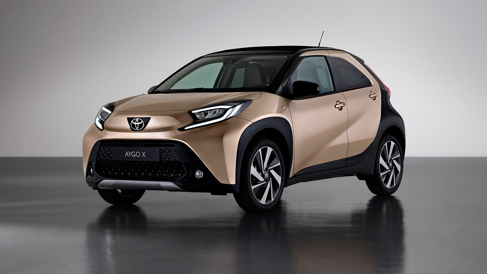 Νέο Toyota Aygo X: Μίνι SUVάκι με στοιχεία από Yaris