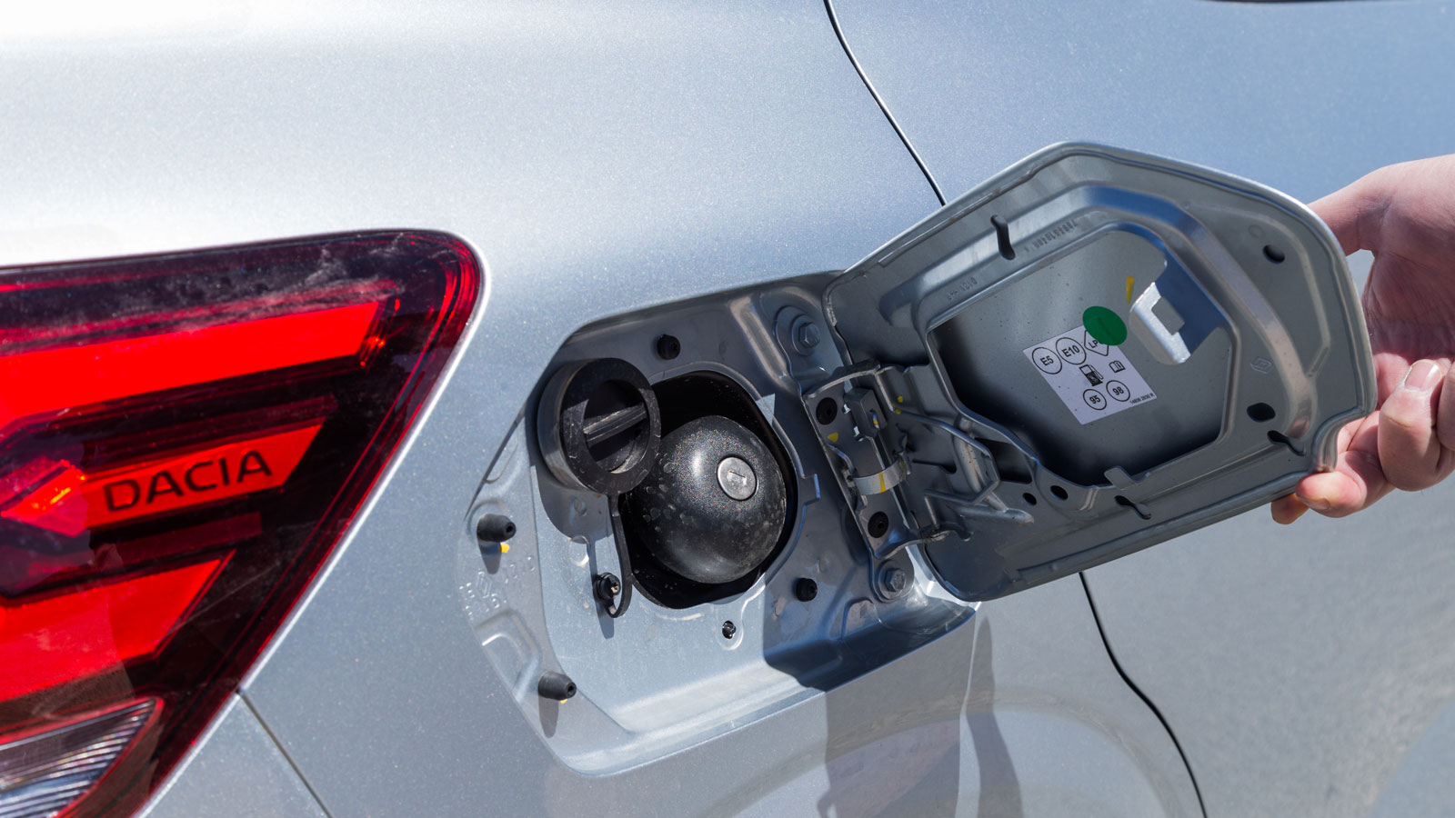 Φυσικά είναι καλύτερα όταν χρησιμοποιεί το υγραέριο ως καύσιμο τόσο από άποψη κατανάλωσης, όσο και επιδόσεων.