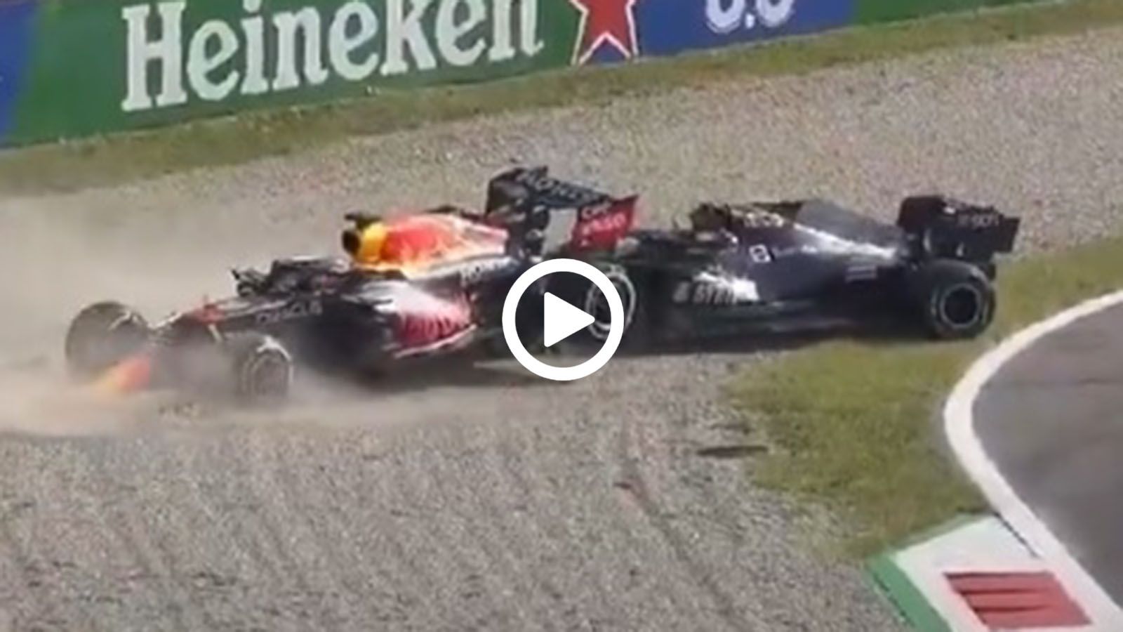 Εκτός αγώνα Hamilton και Verstappen μετά από τρομακτικό ατύχημα