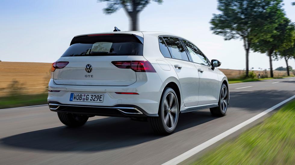 Volkswagen Golf: πιάνει κορυφή για... 1000 και 1 λόγους  