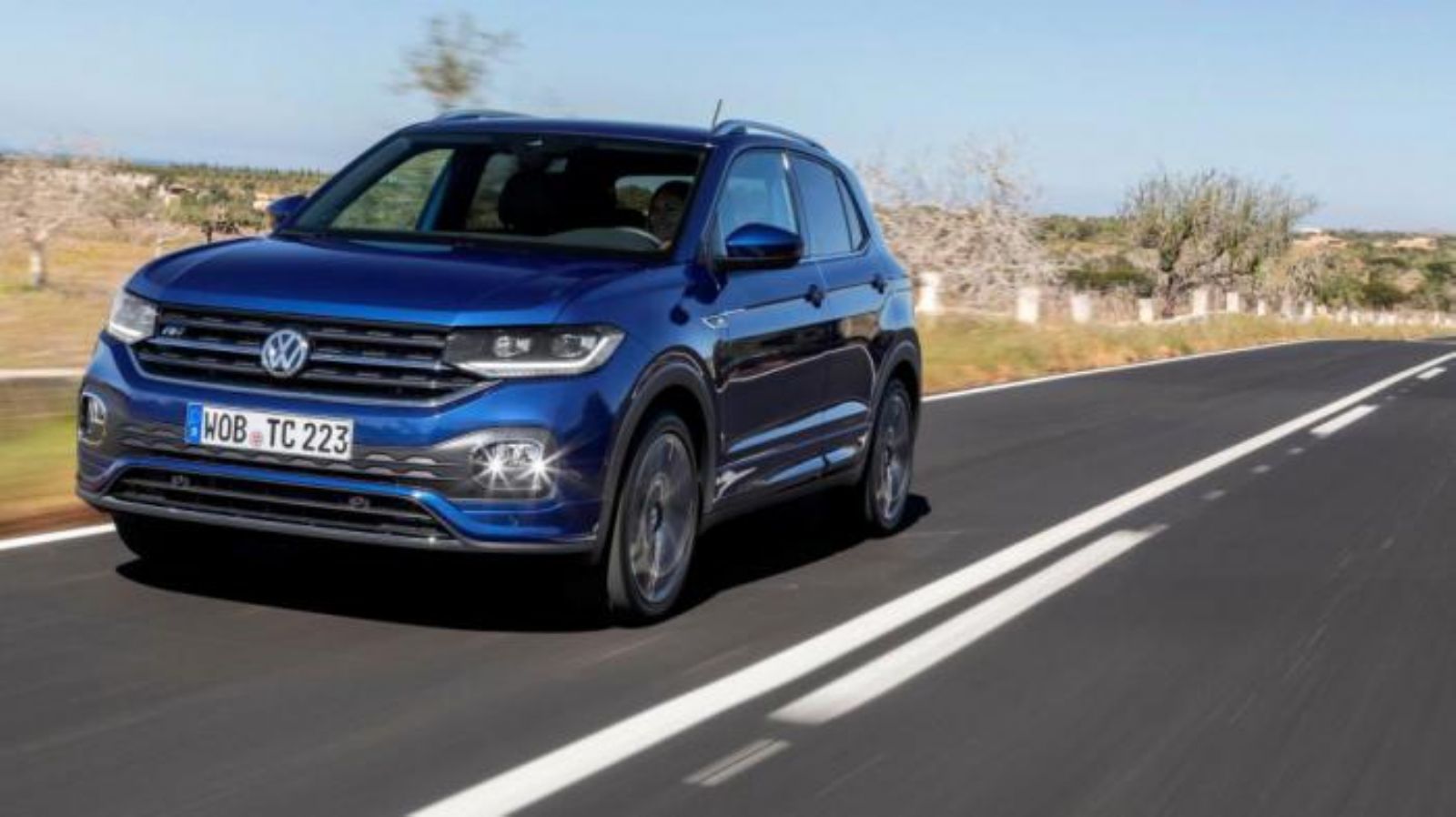 Το Volkswagen T-Cross προσφέρεται σε δύο πλούσια εξοπλιστικά πακέτα, Life και Style, έχοντας τιμή εκκίνησης τα 18.100 ευρώ.