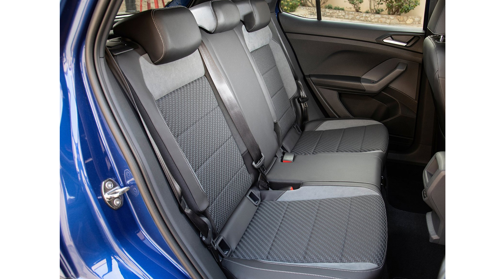 VW T-Cross: Μικρό SUV αλλά... μεγάλο στην τεχνολογία 