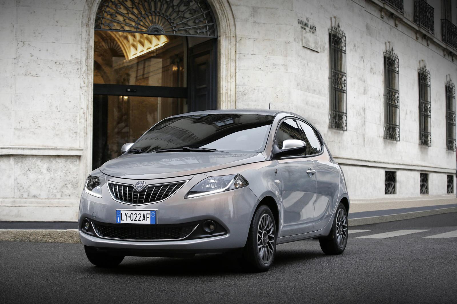Νέα Lancia Ypsilon Alberta Ferreti