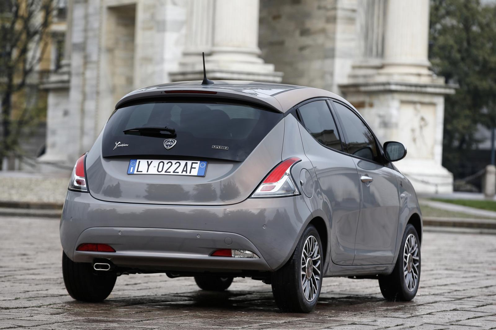 Νέα Lancia Ypsilon Alberta Ferreti