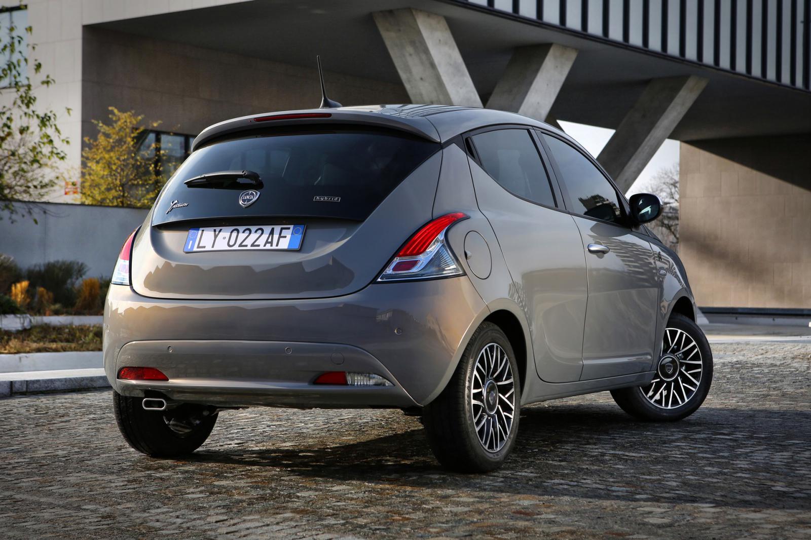 Νέα Lancia Ypsilon Alberta Ferreti