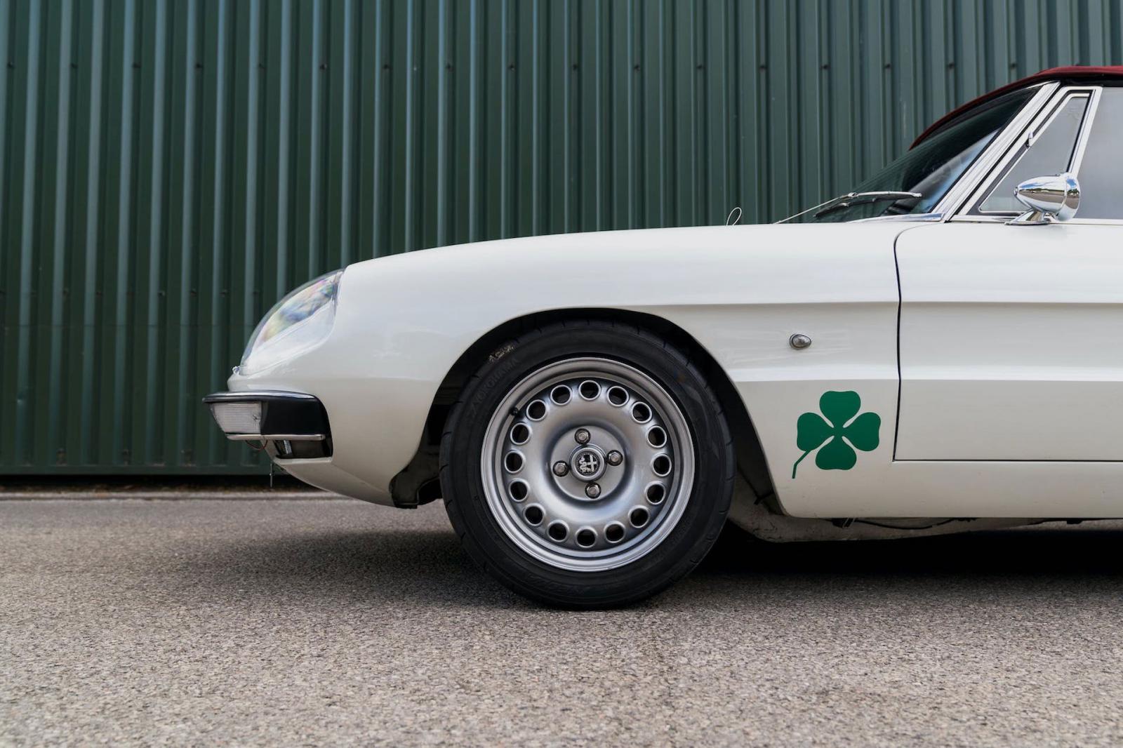 Στο σφυρί η πιο «πειραγμένη» Alfa Romeo Spider του κόσμου