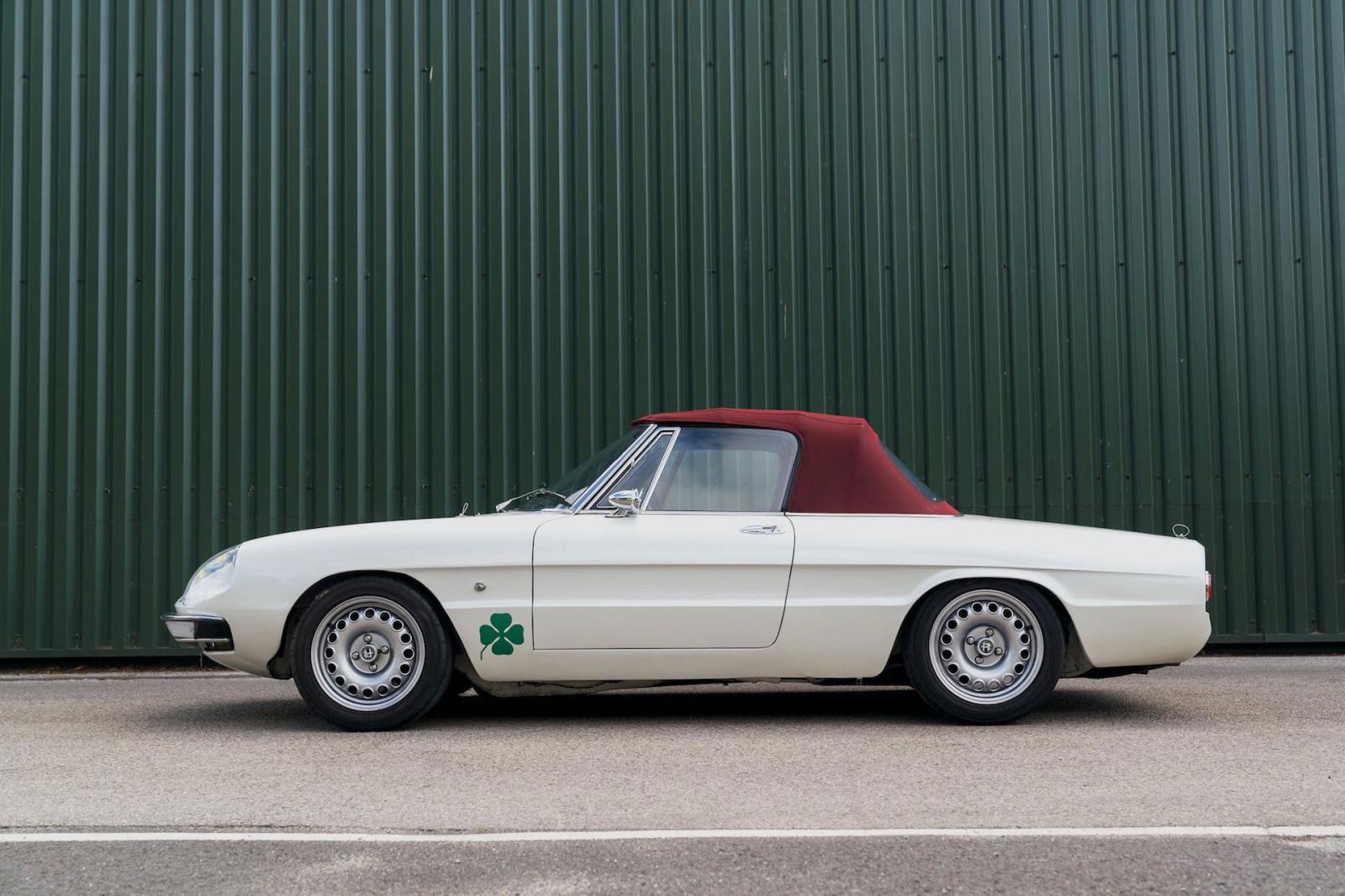 Στο σφυρί η πιο «πειραγμένη» Alfa Romeo Spider του κόσμου